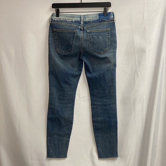 AMO Twist Two-Tone Raw Hem Cropped Skinny Jean in Rise & Shine Blue Size 27 - Picture 4 of 9